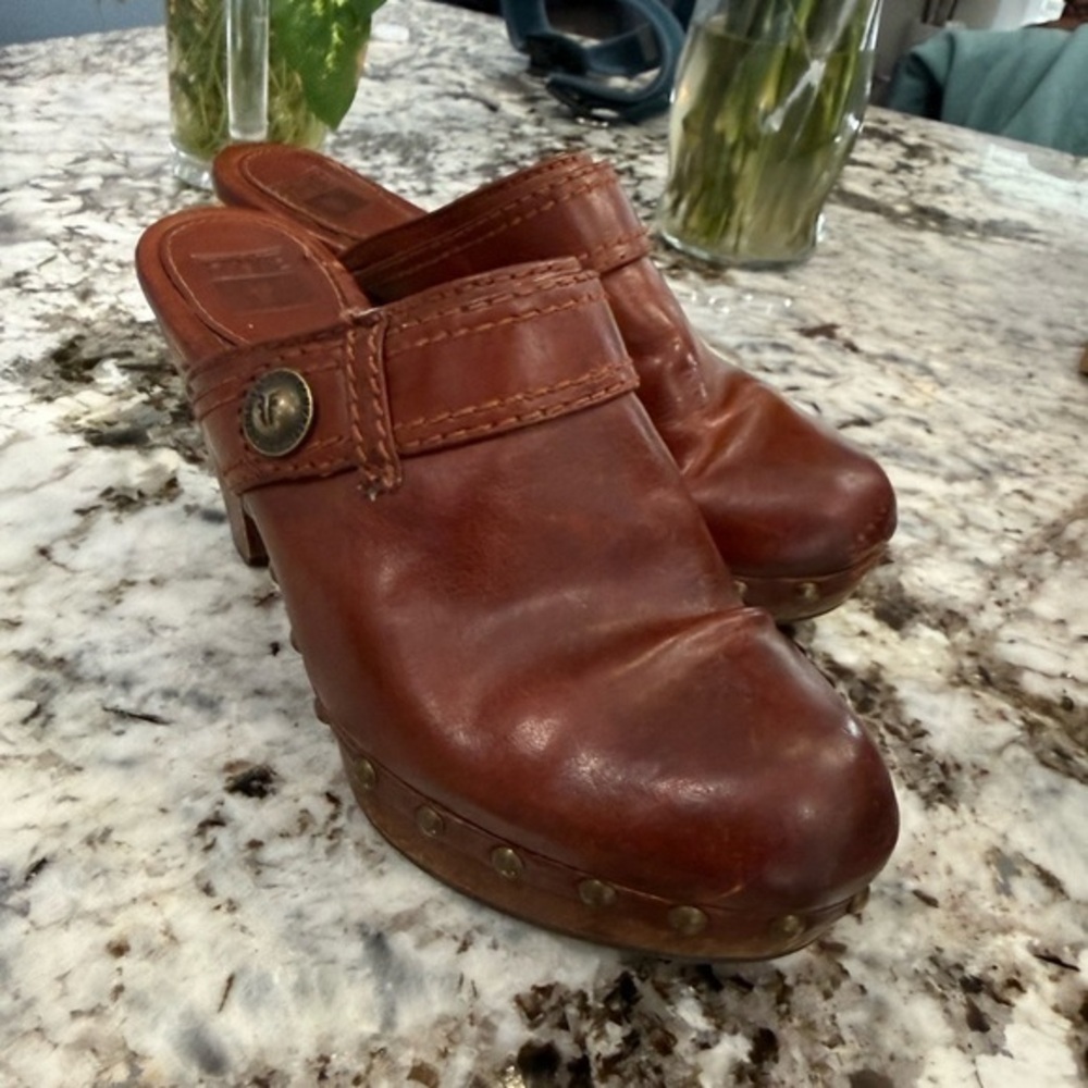Frye Women's Brown Leather Studded Clog Heels size 5.5